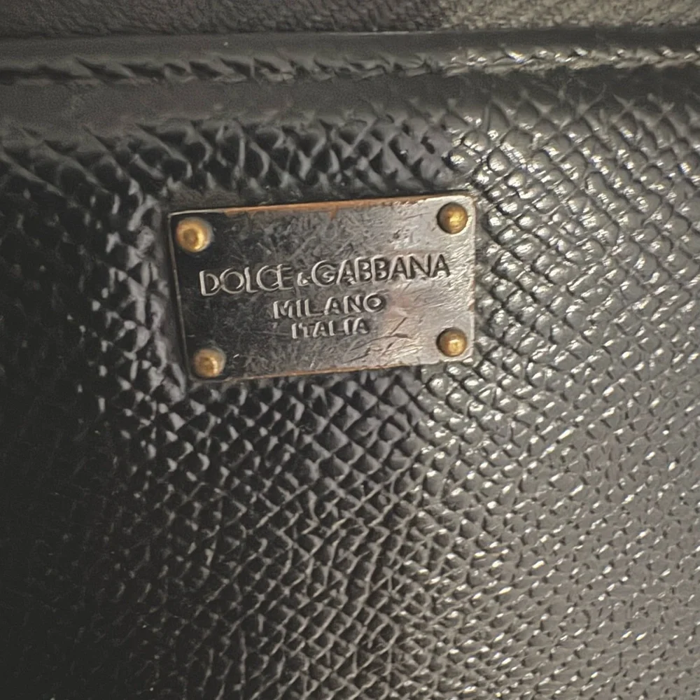 Authentic Dolce & Gabbana Saffiano Black Leather Zip Wallet –Comes w/ COA